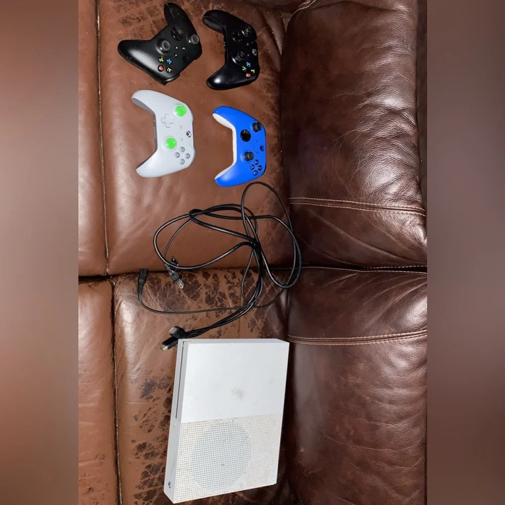 COPY - Xbox one + controller